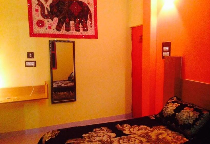 بنسيون Bhadra Kali Guest House