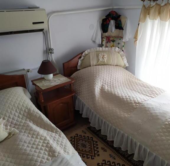 膳宿费 Gologanova House