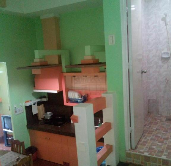 پانسیون Gomez Guest House