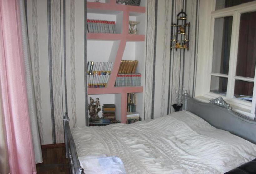 پانسیون Guest House Gidi