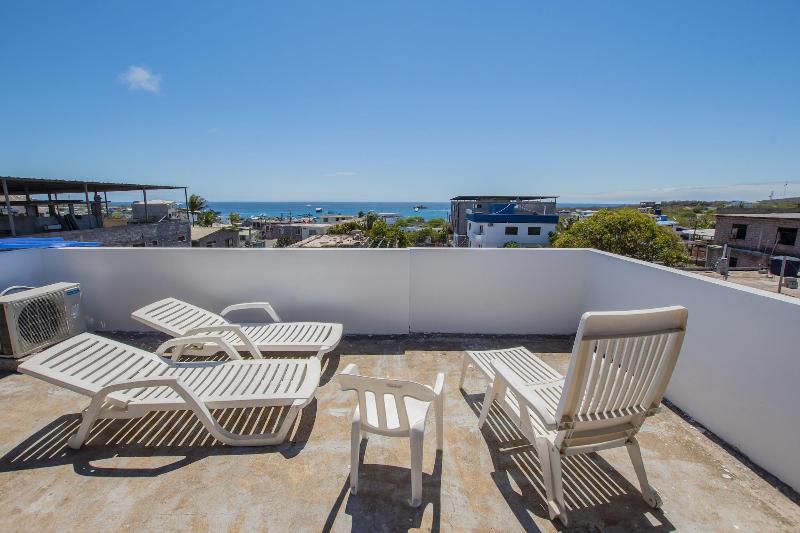 پانسیون Hostal Tongo Reef