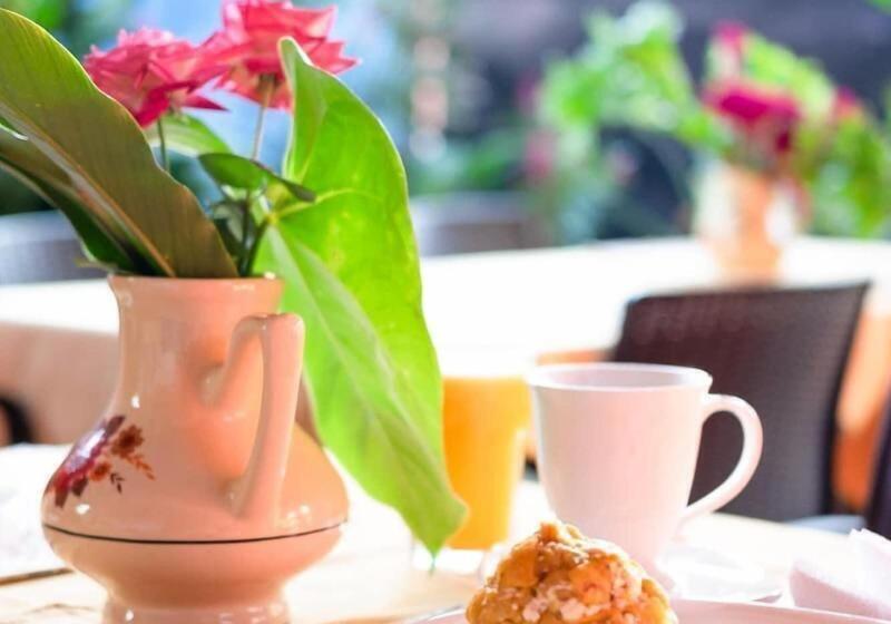 پانسیون Hostal Tongo Reef