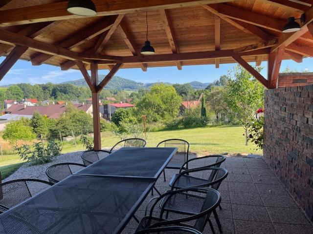 ペンション Penzion Bez Modrého Páva