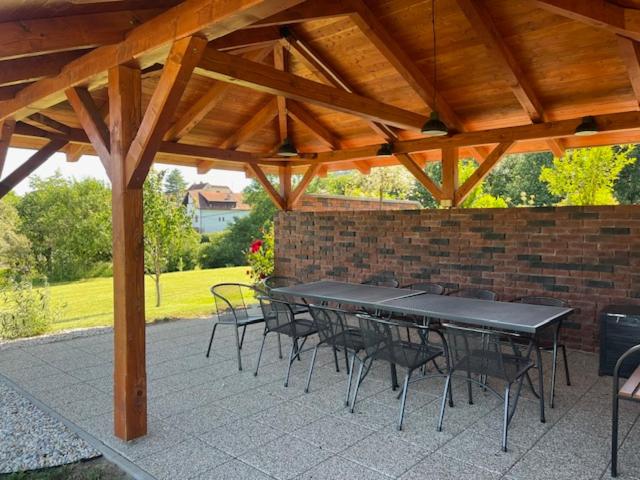 ペンション Penzion Bez Modrého Páva