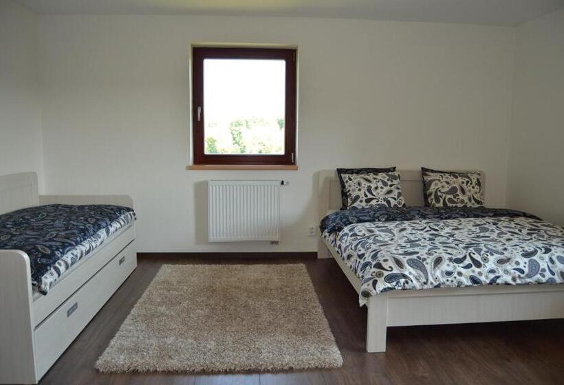 ペンション Penzion Bez Modrého Páva