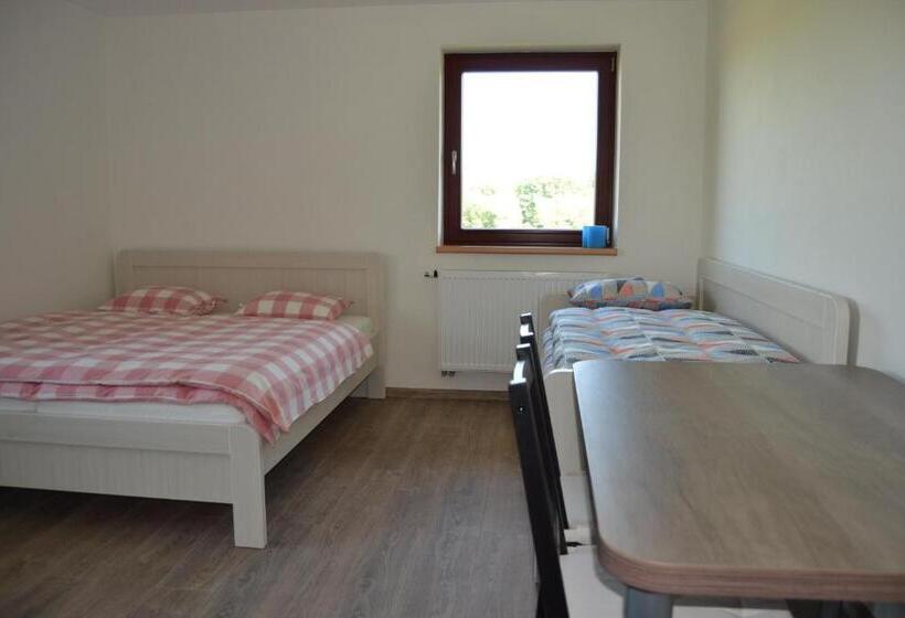 ペンション Penzion Bez Modrého Páva