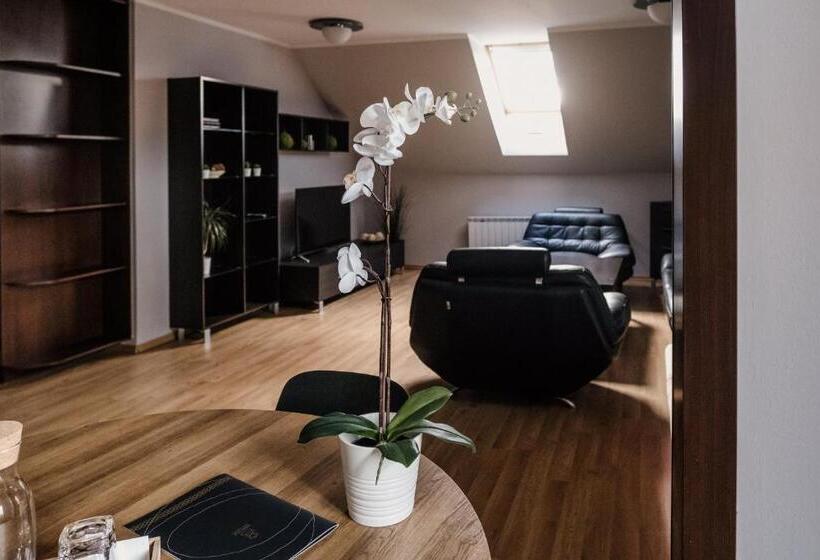 Пансион Penzion Prestige Tennis Park