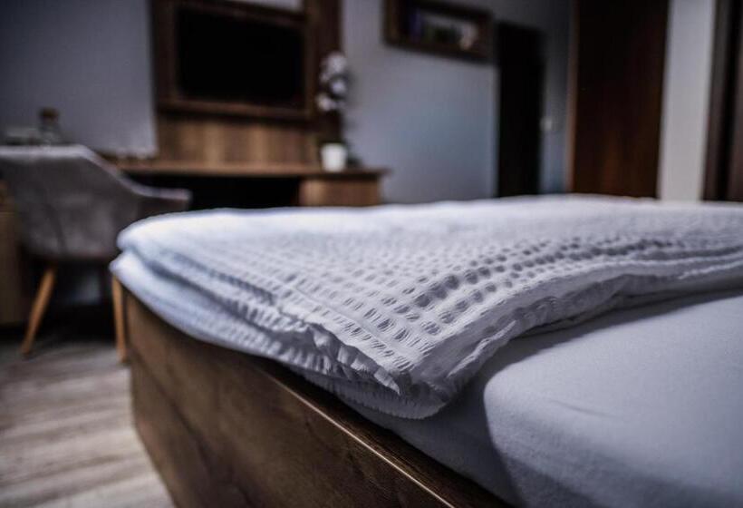 Пансион Penzion Prestige Tennis Park