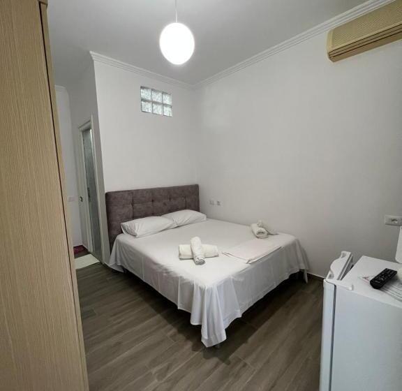 پانسیون Red Rose Guest House