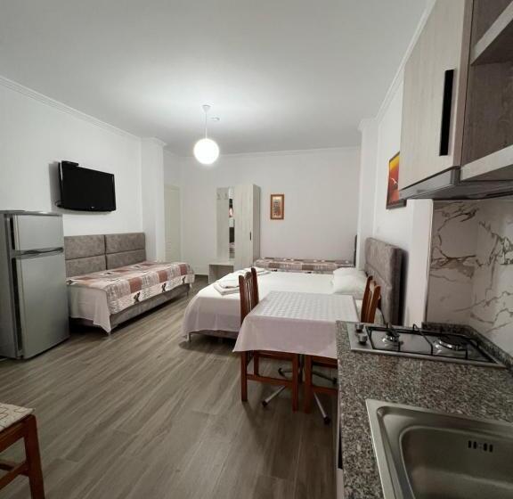 پانسیون Red Rose Guest House