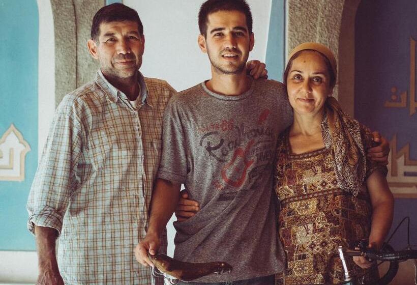 פנסיון Rumi Hotel & Hostel