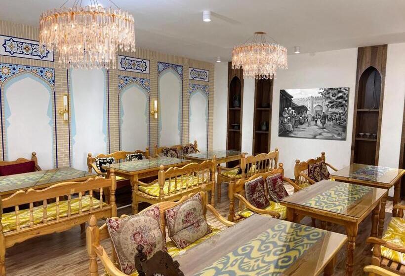 بنسيون Rumi Hotel & Hostel