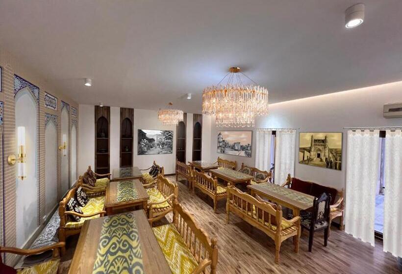 بنسيون Rumi Hotel & Hostel