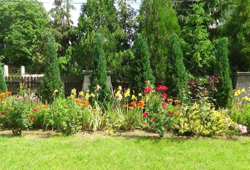 ペンション Rózsakert Vendégház