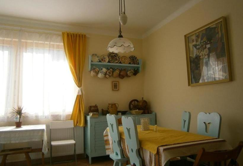 ペンション Rózsakert Vendégház