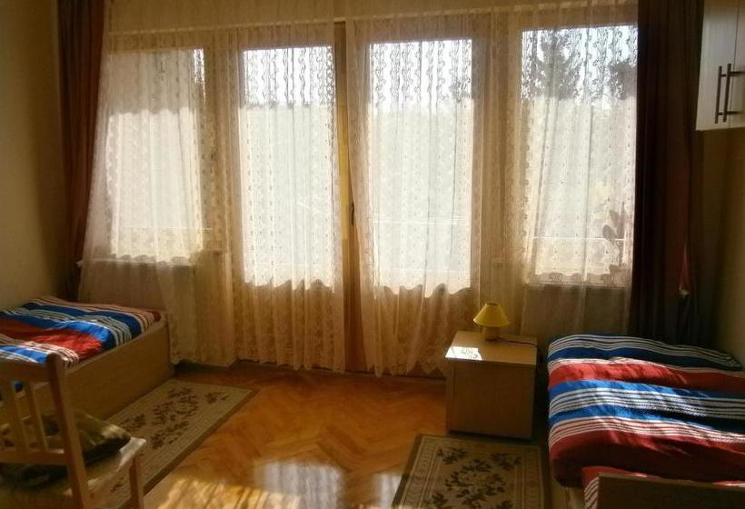 ペンション Rózsakert Vendégház