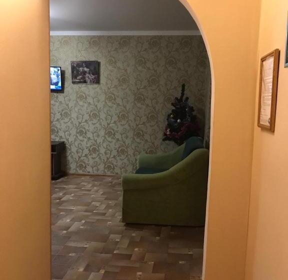 پانسیون Shevchenka Guest House от 600гр 1 2 3к квартири 096 55 48 111 біля академії