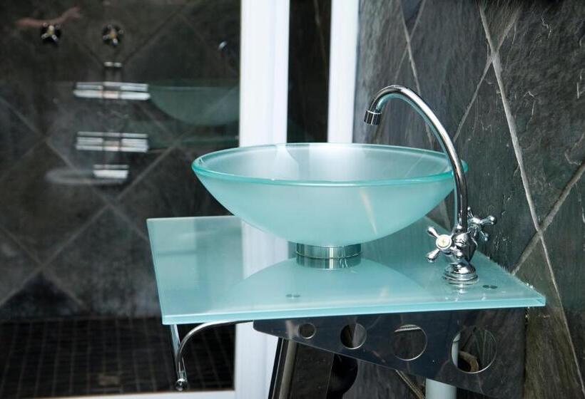 פנסיון The Gables Middelburg Mpu