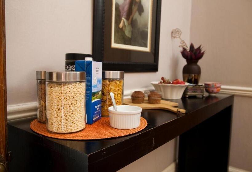 פנסיון The Gables Middelburg Mpu