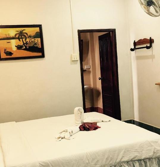 펜션 Thoulasith Guesthouse