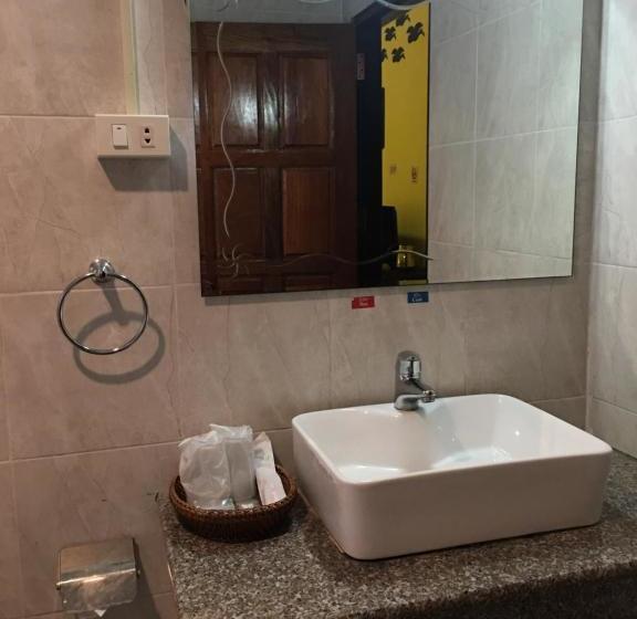 펜션 Thoulasith Guesthouse