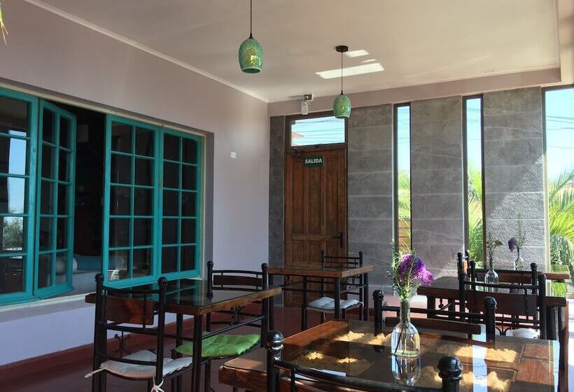 بنسيون Yemanya Hostal