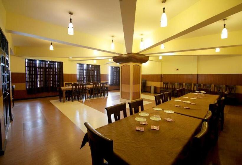 منتجع Ashoka Naini Chalet