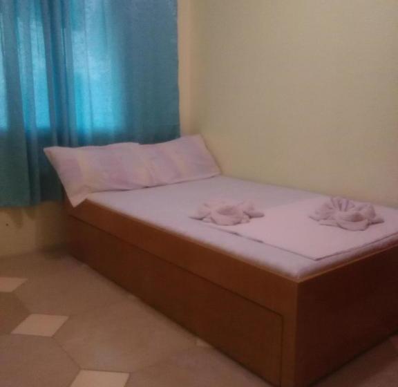 هاستل Aranascarillo Travellers Inn