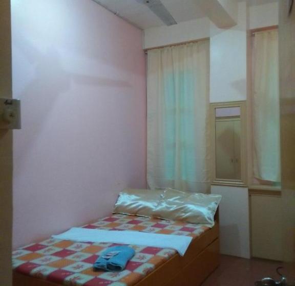 هاستل Aranascarillo Travellers Inn