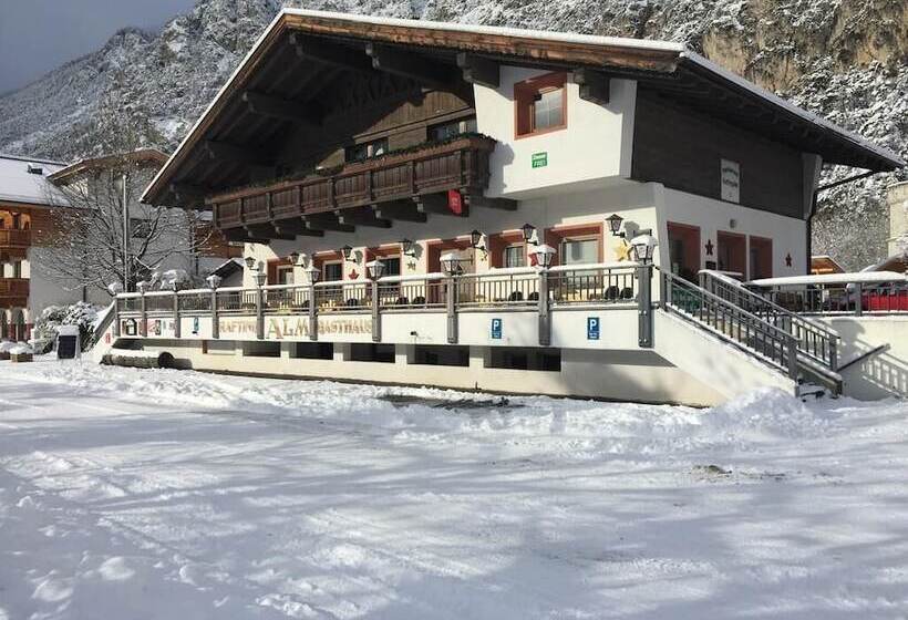 فندق صغير Rafting Alm