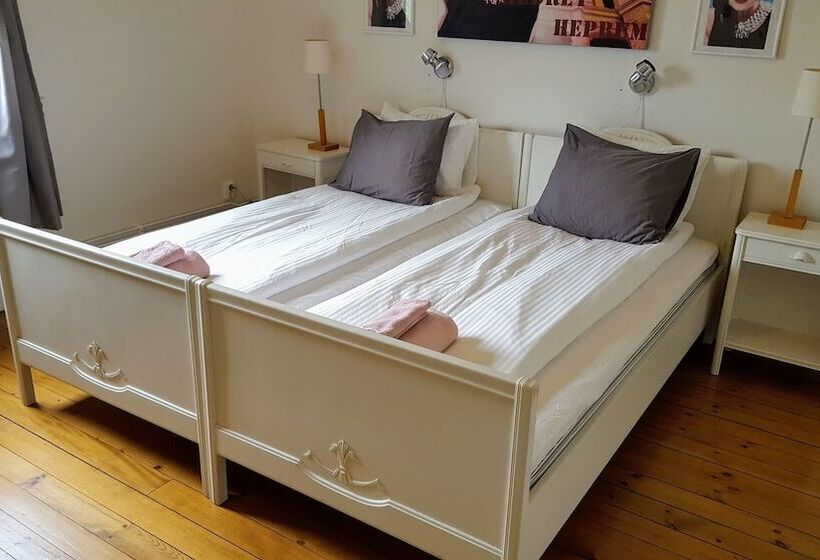 住宿加早餐  Hagbackensgård Bed&breakfast