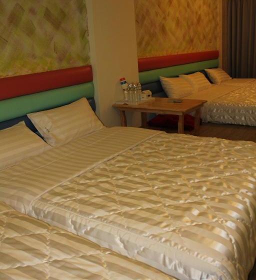 تختخواب و صبحانه Hi Young Castle