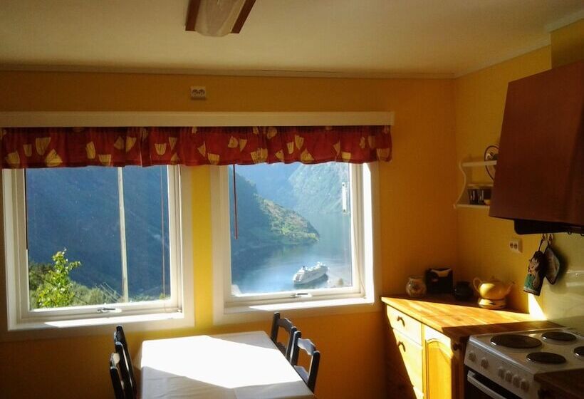 בית מלון כפרי Lunheim In Geiranger