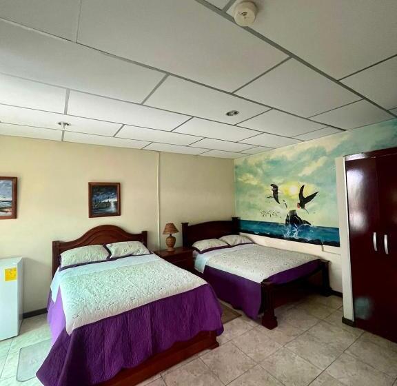 Nelyza S Suites & Adventure