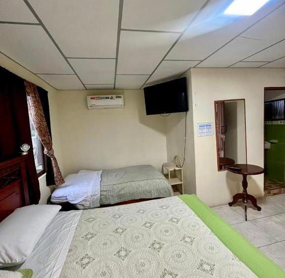 Nelyza S Suites & Adventure