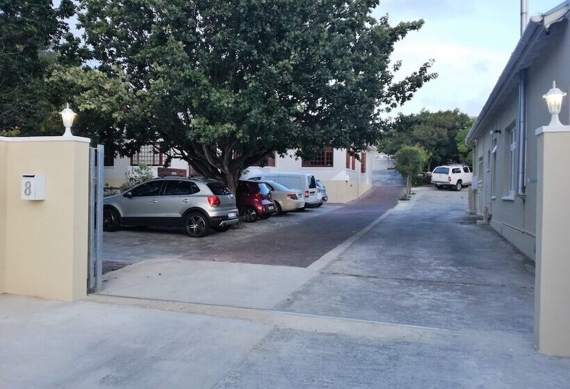 פנסיון 6 On Kloof Guest House