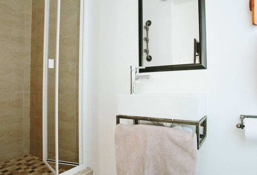 פנסיון 6 On Kloof Guest House