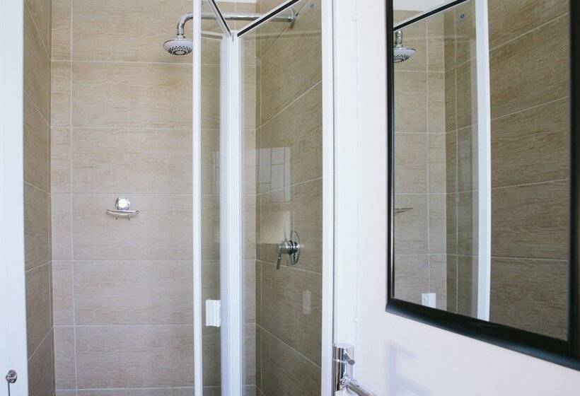 פנסיון 6 On Kloof Guest House