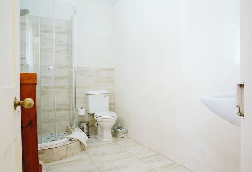 פנסיון 6 On Kloof Guest House