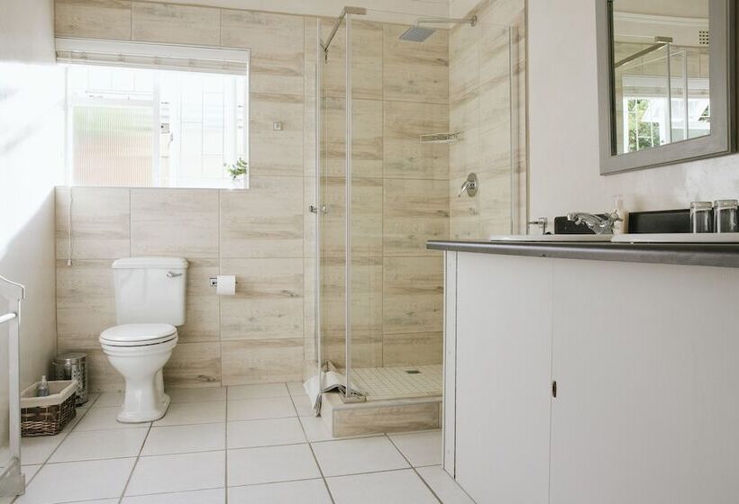 פנסיון 6 On Kloof Guest House