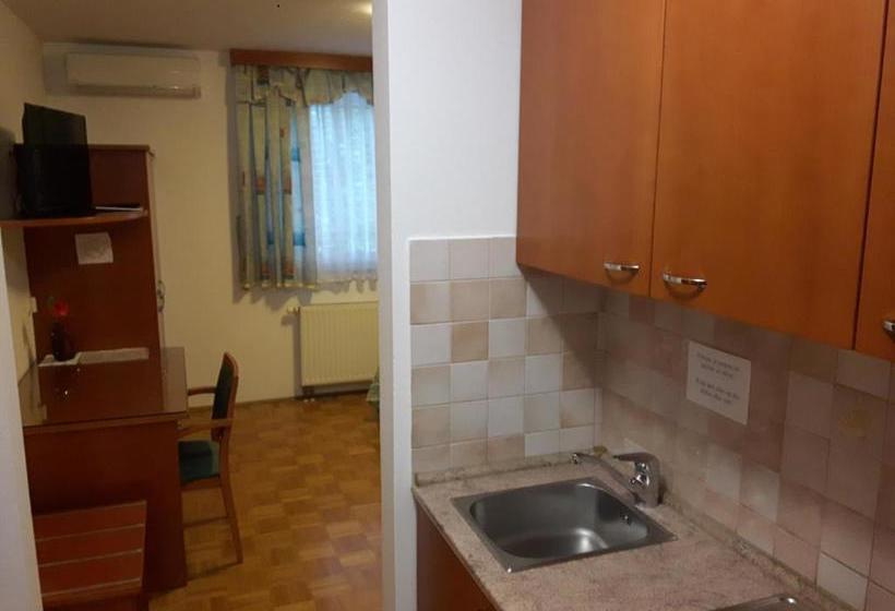 پانسیون Apartment Sobe Ravbar