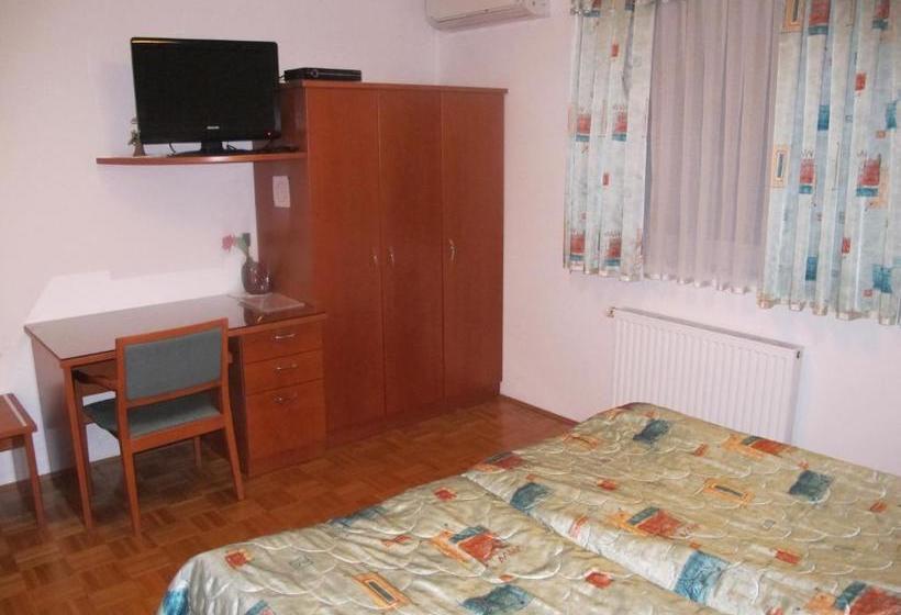 پانسیون Apartment Sobe Ravbar