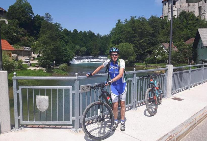 پانسیون Apartment Sobe Ravbar