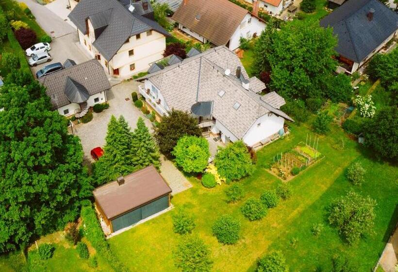 پانسیون Apartment Sobe Ravbar