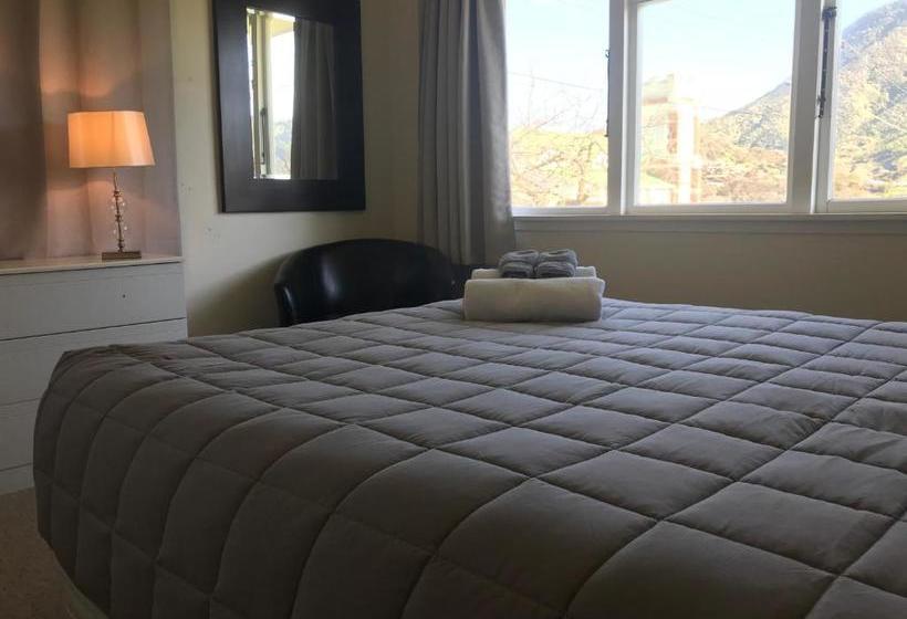 پانسیون Close To Picton Town