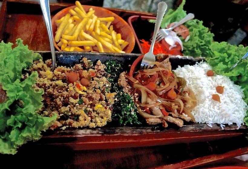 پانسیون Ganso Complexo De Lazer