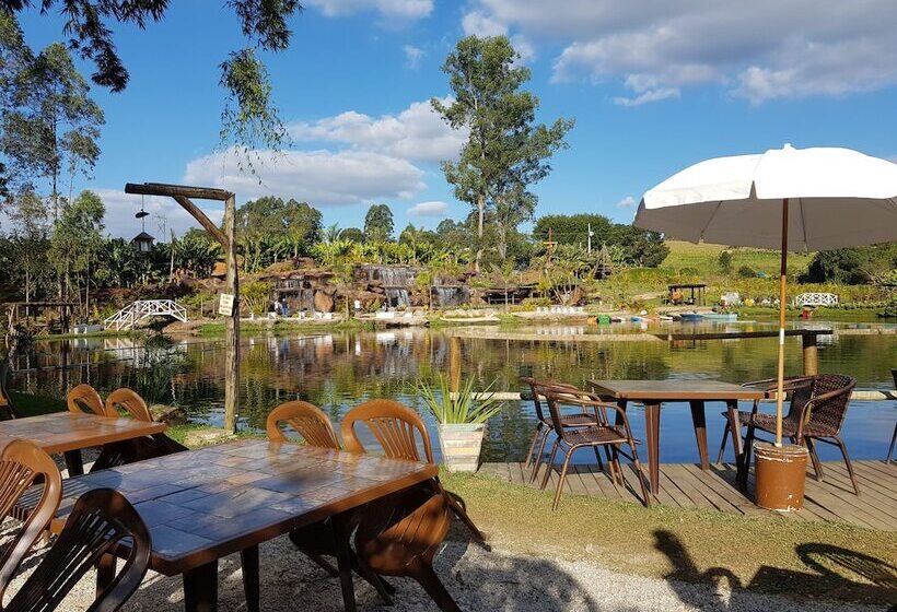 پانسیون Ganso Complexo De Lazer