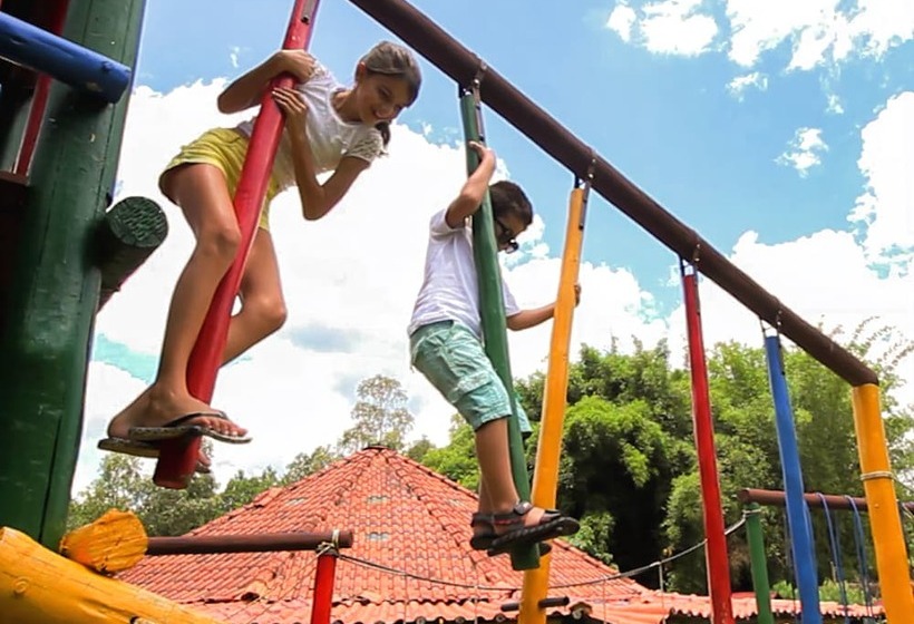 پانسیون Ganso Complexo De Lazer