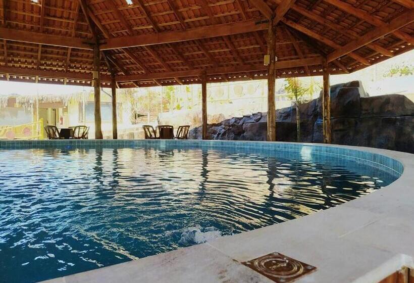 پانسیون Ganso Complexo De Lazer