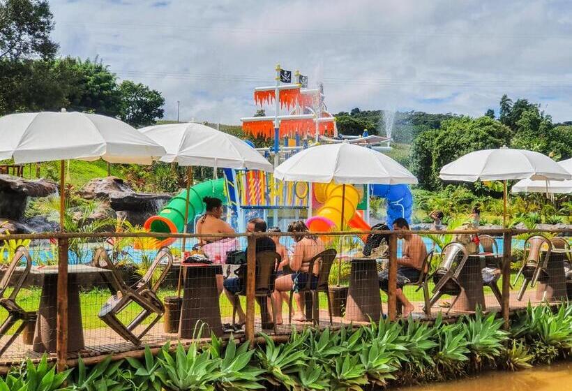 پانسیون Ganso Complexo De Lazer